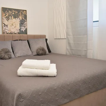 La Familia 公寓 希贝尼克