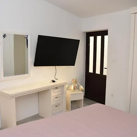 La Familia * 希贝尼克