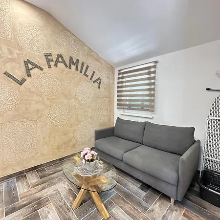 La Familia 아파트