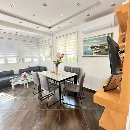 La Familia 希贝尼克